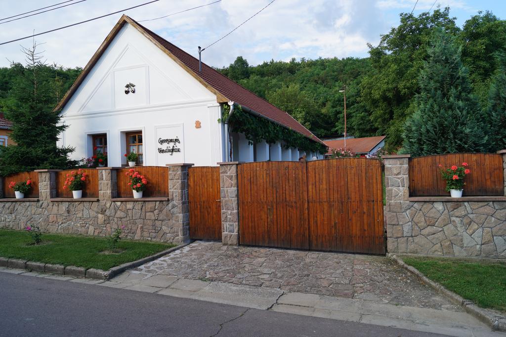 Ferienwohnung Cseresznyes Vendeghaz Szomolya Exterior foto